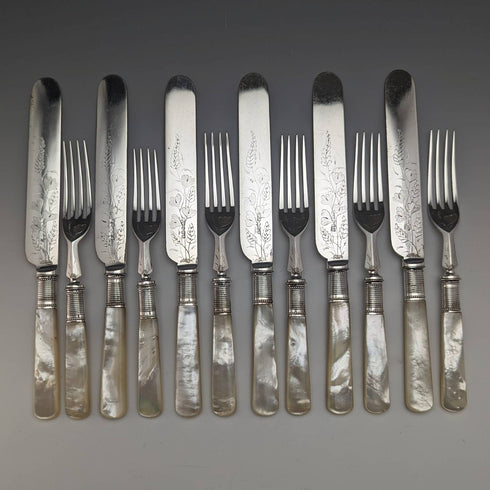 英國古董白色蝴蝶殼手柄甜品餐具 6 對布盒套裝